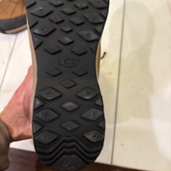 EUC Ugg Adirondack III Winter Boots Tan sz 9 - Picture 9 of 9